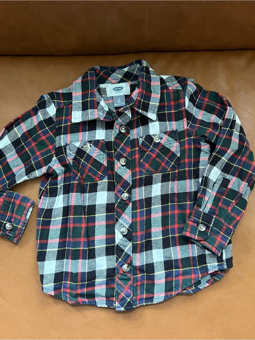 Old Navy Boys Toddler Sz 3T Long-Sleeve Tartan Plaid Flannel Pocket Shirt